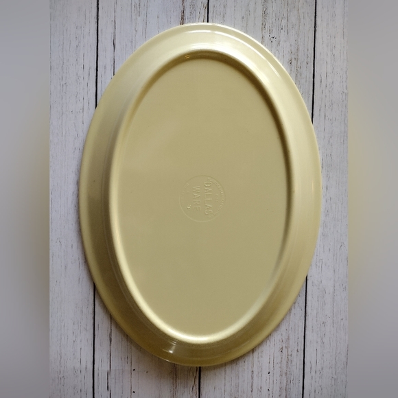 Dallas Ware Melamine‎ Yellow Plate - Picture 2 of 4